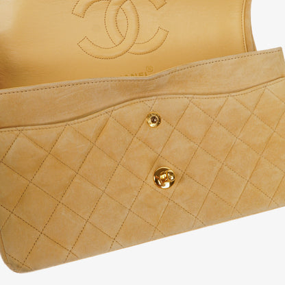 Chanel Medium Classic Vintage Double Flap Tasche aus beigem Wildleder mit 24K vergoldeten Beschlägen