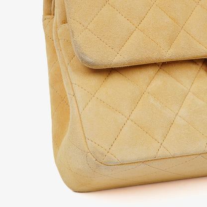 Chanel Medium Classic Vintage Double Flap Tasche aus beigem Wildleder mit 24K vergoldeten Beschlägen