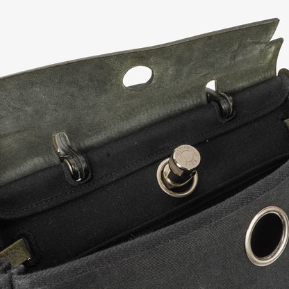 Hermès Herbag PM 2-Wege-Tasche aus Vache Hunter Noir und Canvas mit Palladium-Hardware