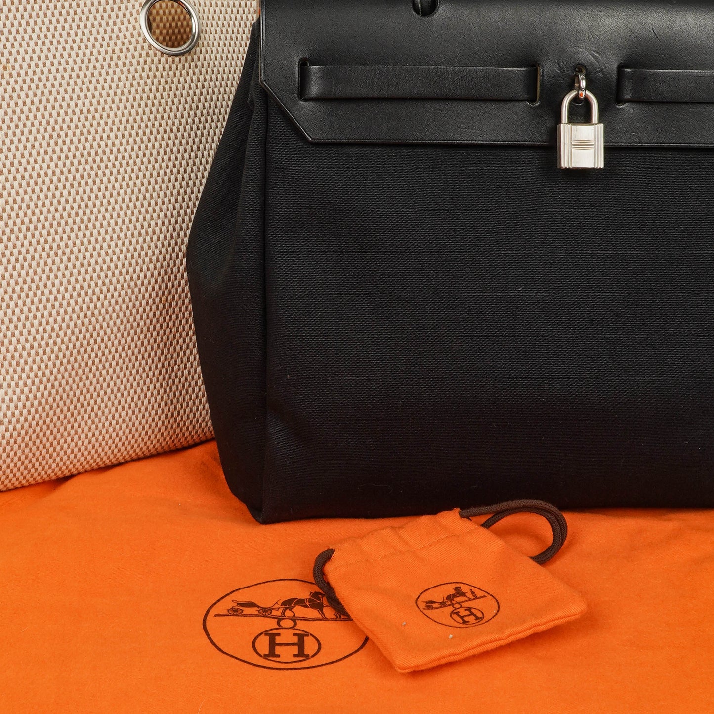 Hermès Herbag PM 2-Wege-Tasche aus Vache Hunter Noir und Canvas mit Palladium-Hardware