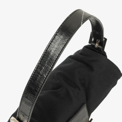 Fendi Baguette Bag aus schwarzem Stoff