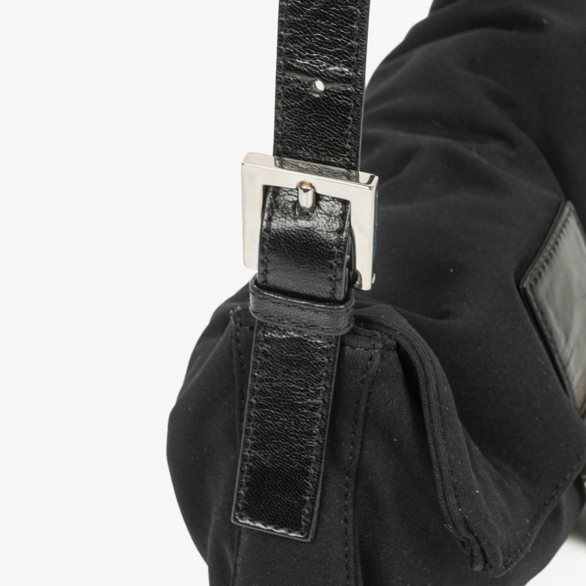 Fendi Baguette Bag aus schwarzem Stoff