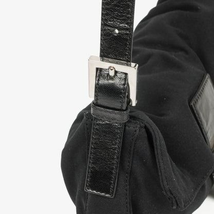 Fendi Baguette Bag aus schwarzem Stoff