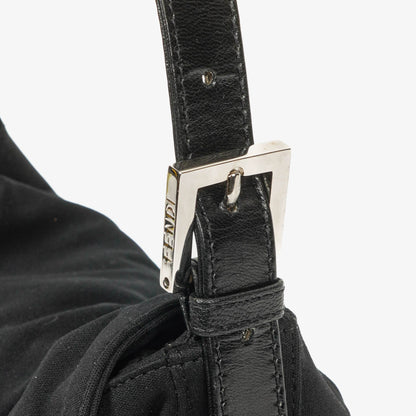 Fendi Baguette Bag aus schwarzem Stoff