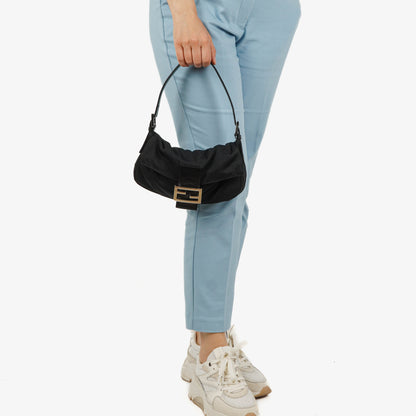 Fendi Baguette Bag aus schwarzem Stoff