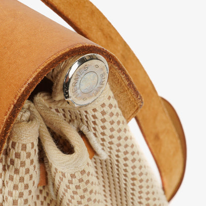 Hermes Herbag MM Vache Hunter Criss Viking Ecru Beige Naturel 2 Way Shoulder Bag