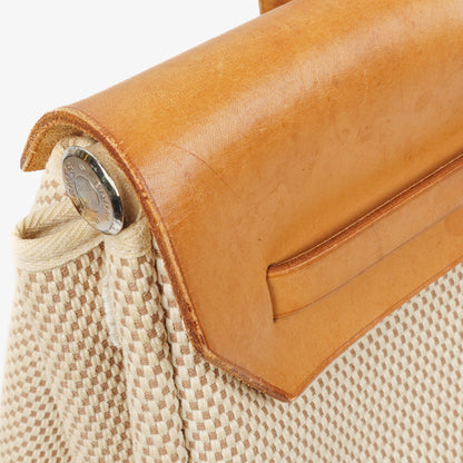 Hermes Herbag MM Vache Hunter Criss Viking Ecru Beige Naturel 2 Way Shoulder Bag