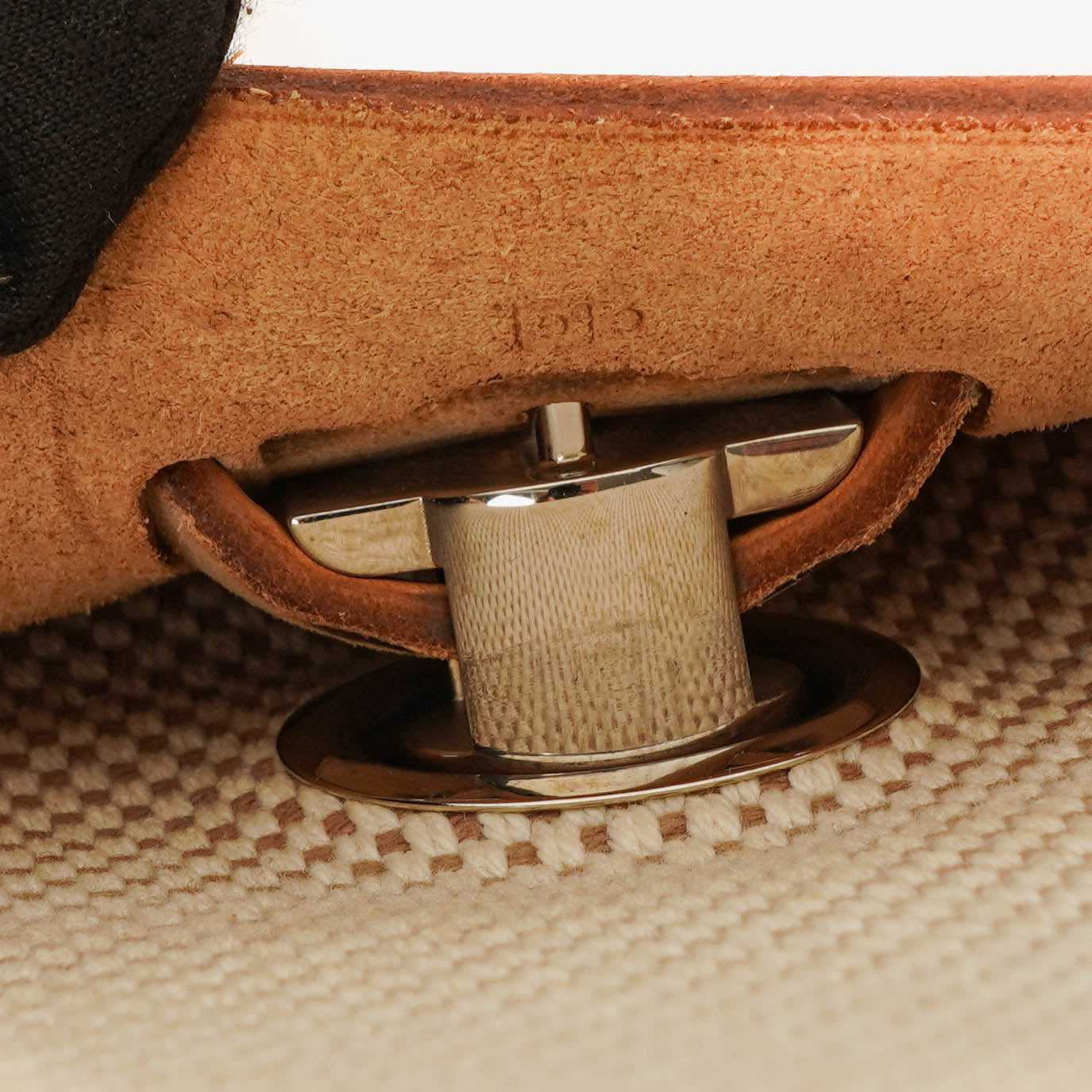 Hermes Herbag MM Vache Hunter Criss Viking Ecru Beige Naturel 2 Way Shoulder Bag