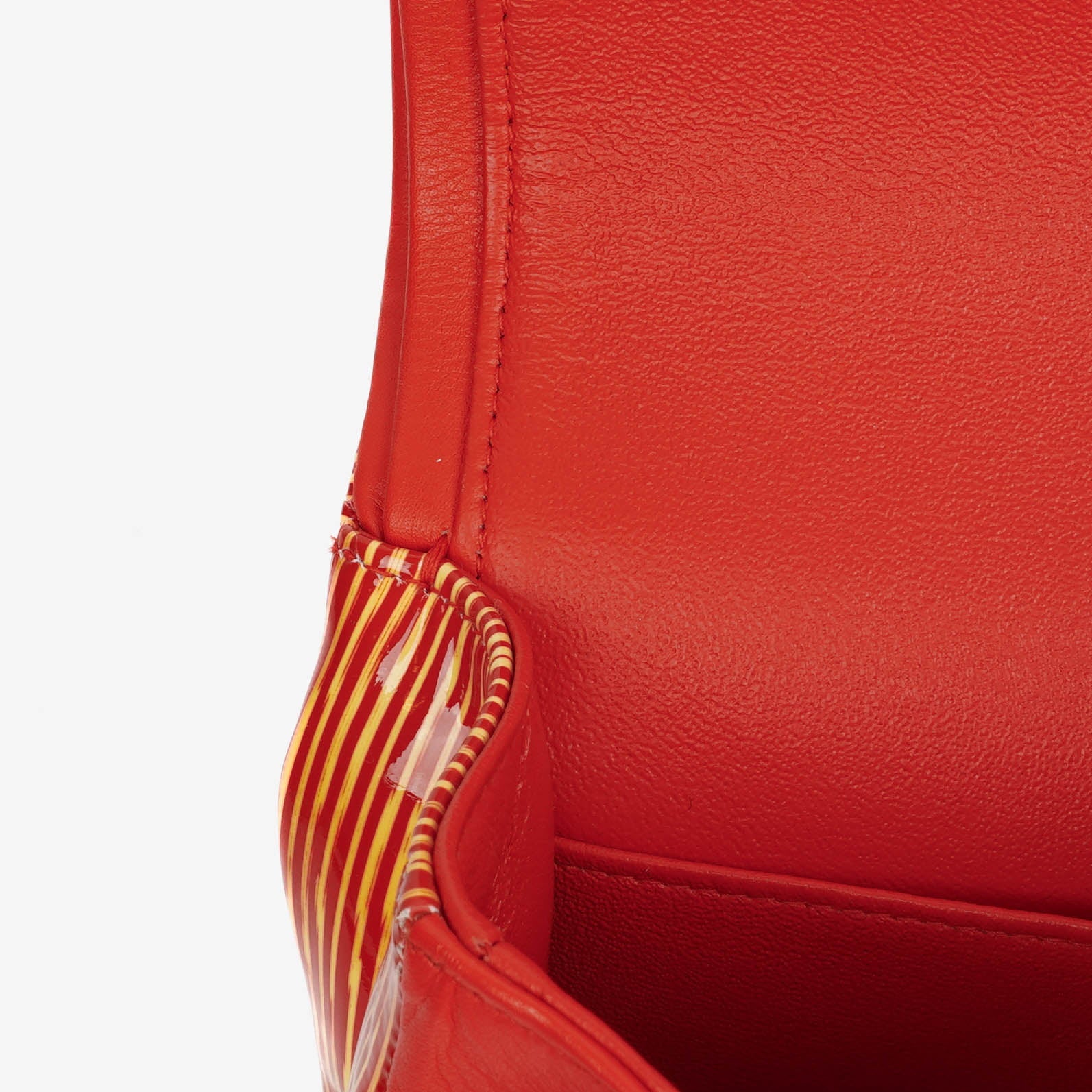 Chanel Timeless Classic Double Flap Tasche aus rot und gelb gestreiftem Lackleder mit silberfarbenen Details