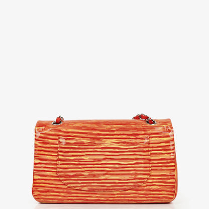Chanel Timeless Classic Double Flap Tasche aus rot und gelb gestreiftem Lackleder mit silberfarbenen Details