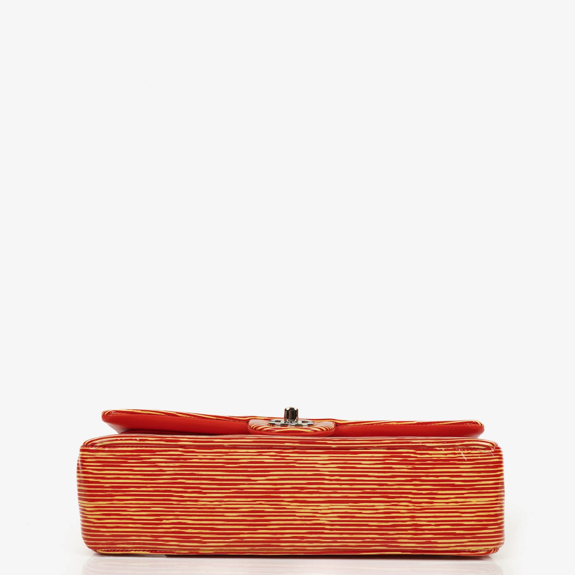 Chanel Timeless Classic Double Flap Tasche aus rot und gelb gestreiftem Lackleder mit silberfarbenen Details