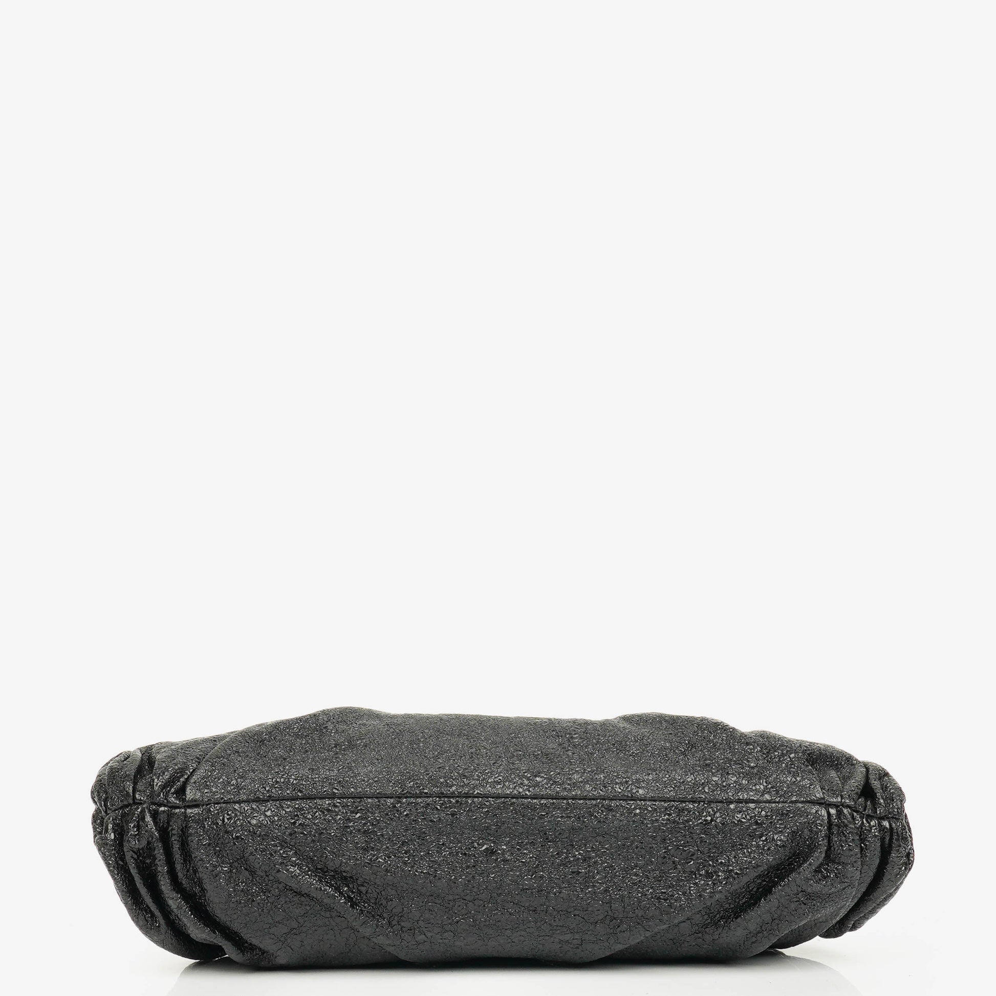 Chanel Crackled Frame Clutch aus metallic-schwarzem Leder