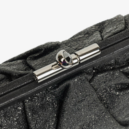 Chanel Crackled Frame Clutch aus metallic-schwarzem Leder