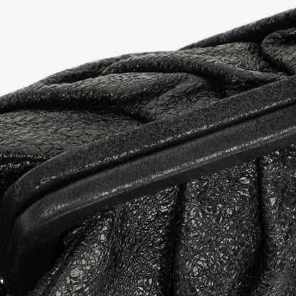 Chanel Crackled Frame Clutch aus metallic-schwarzem Leder