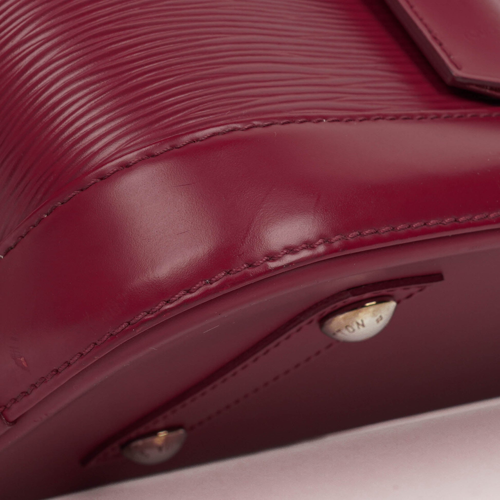 Louis Vuitton Alma PM Handtasche aus fuchsiafarbenem Epi Leder
