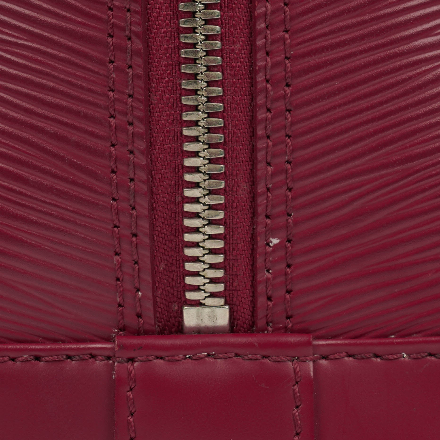 Louis Vuitton Alma PM Handtasche aus fuchsiafarbenem Epi Leder
