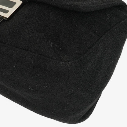 Fendi Mamma Baguette Schultertasche aus schwarzer Wolle