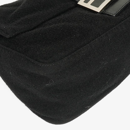 Fendi Mamma Baguette Schultertasche aus schwarzer Wolle