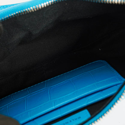 Balenciaga Crystal Mini Le Cagole Geldbörse mit Kette aus cyanfarbenem extra weichem Kalbsleder mit Krokodilprägung