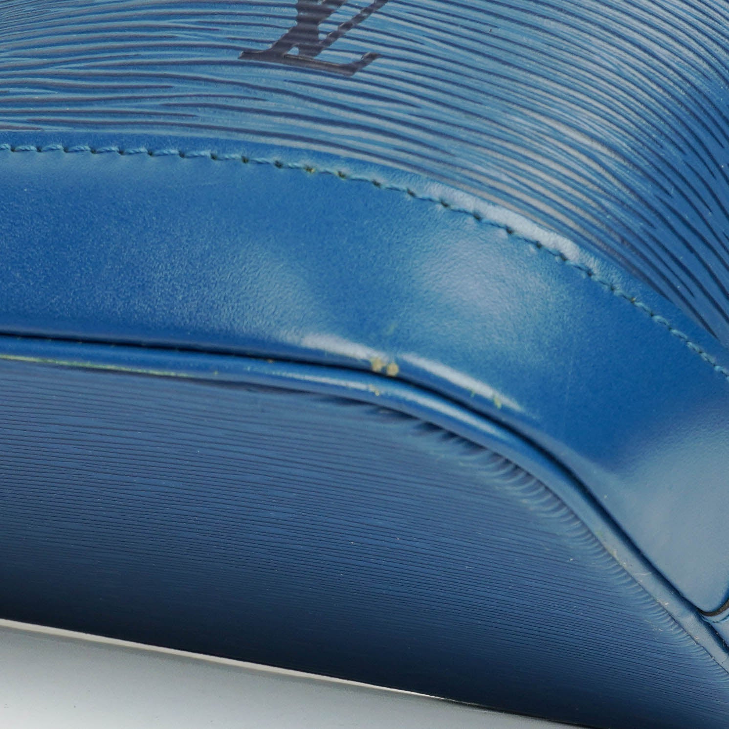 Louis Vuitton Alma PM Handtasche aus blauem Epi Leder