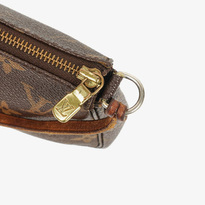 Louis Vuitton Pochette Accessoires Monogram Canvas Clutch-Handtasche