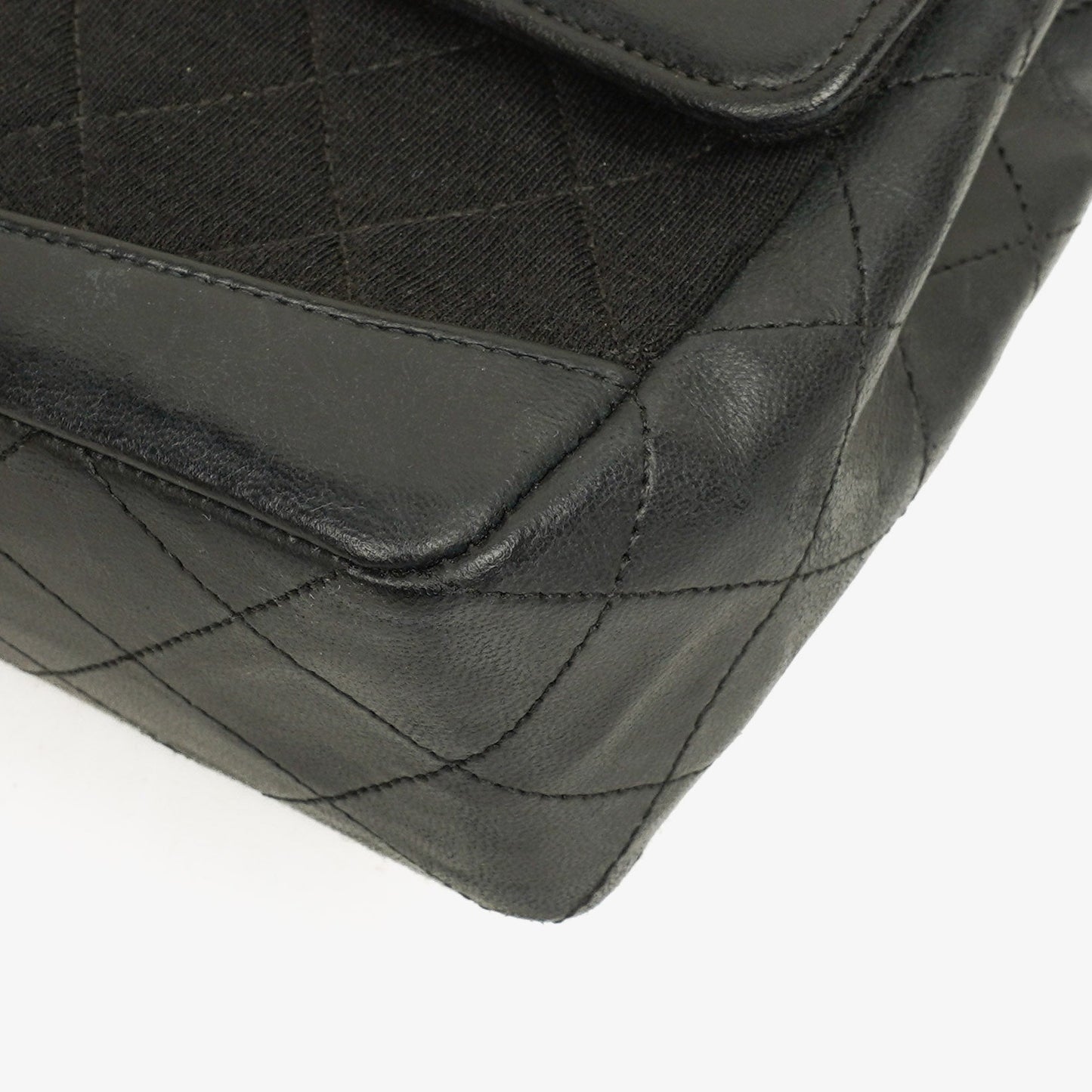 Chanel Medium Classic Vintage Single Flap Tasche aus gestepptem Lammleder und Jersey mit 24K vergoldeter Hardware