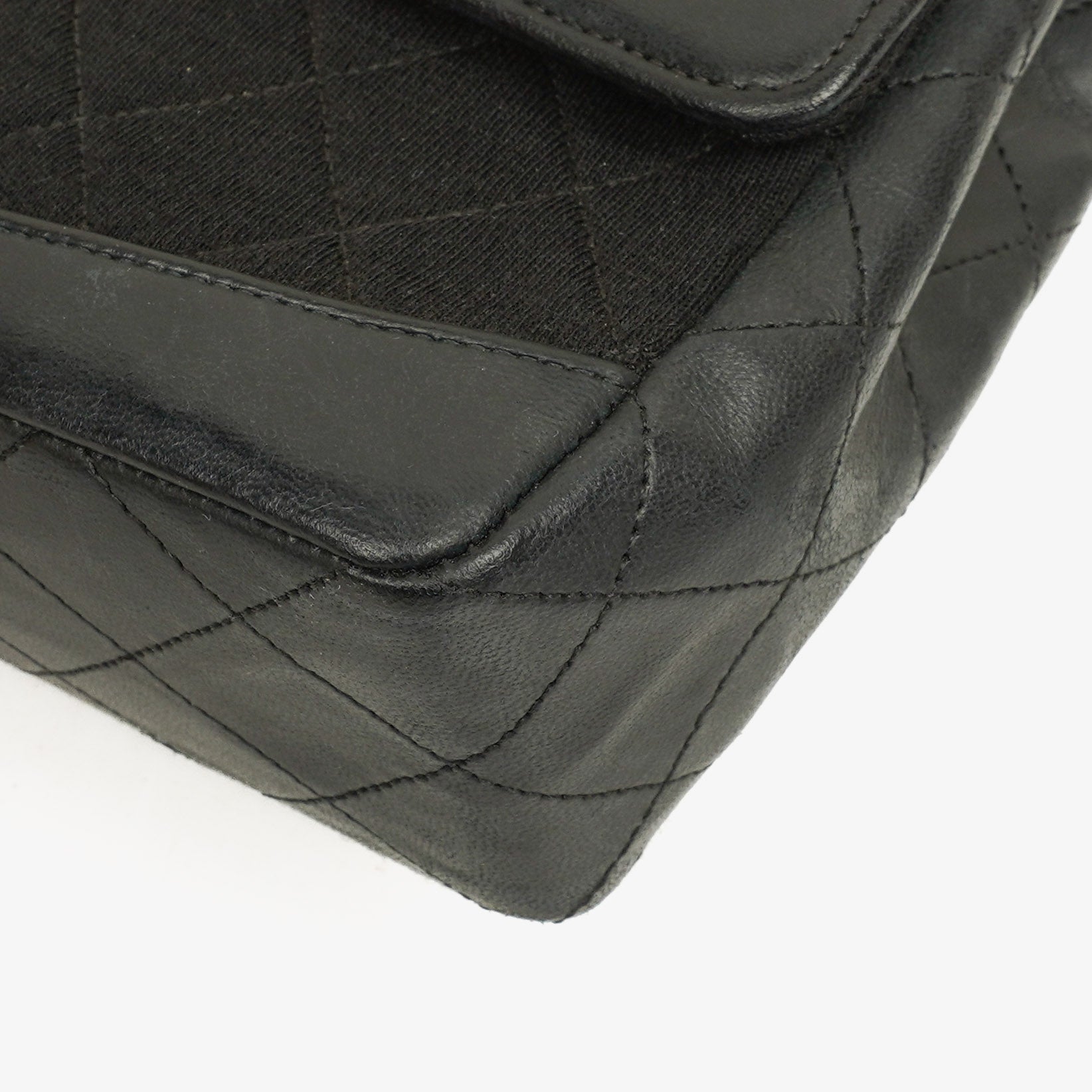 Chanel Medium Classic Vintage Single Flap Tasche aus gestepptem Lammleder und Jersey mit 24K vergoldeter Hardware