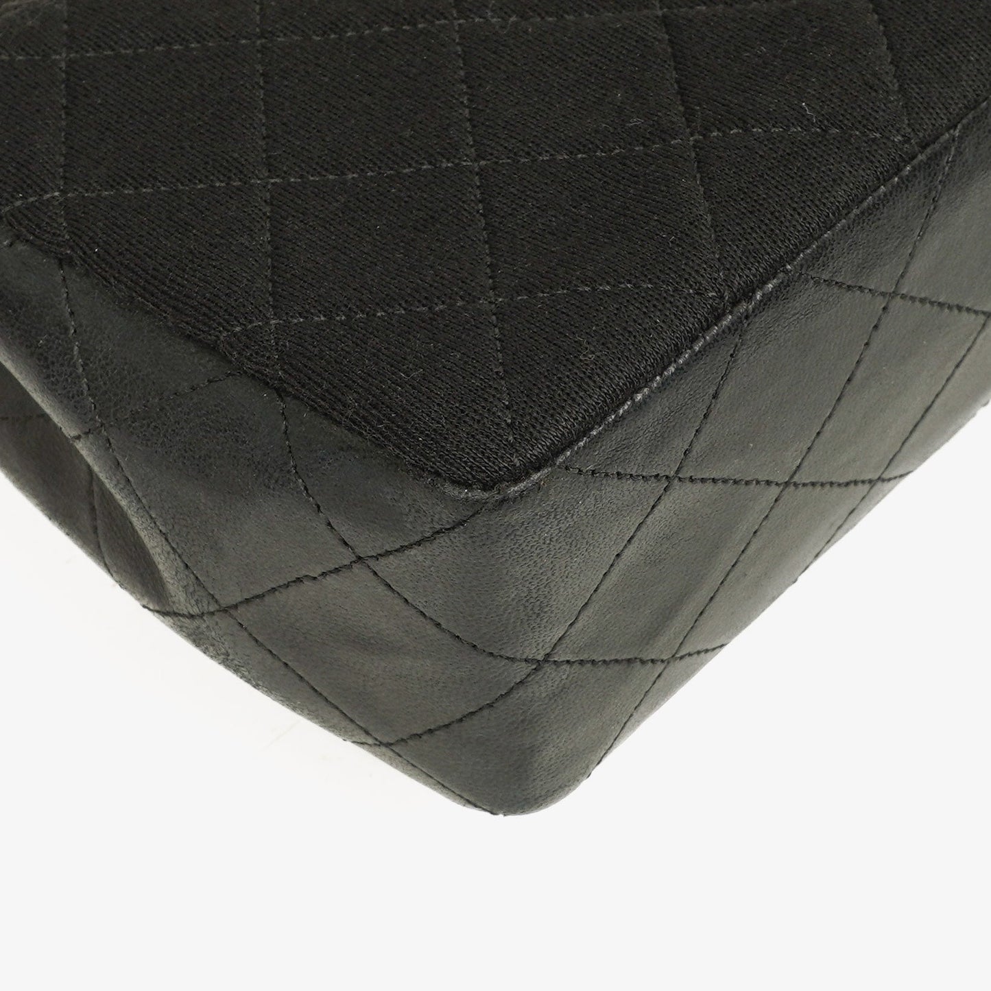 Chanel Medium Classic Vintage Single Flap Tasche aus gestepptem Lammleder und Jersey mit 24K vergoldeter Hardware