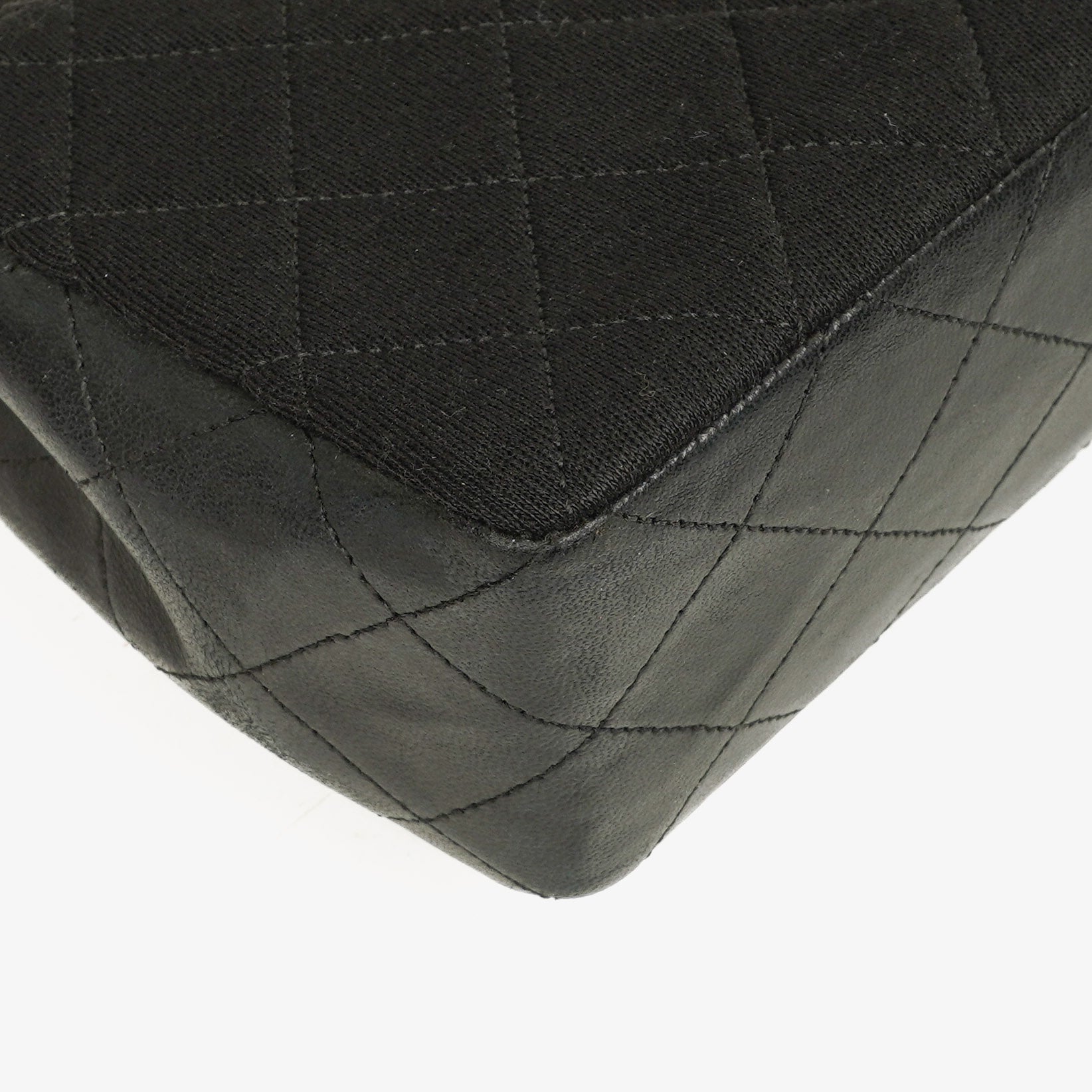 Chanel Medium Classic Vintage Single Flap Tasche aus gestepptem Lammleder und Jersey mit 24K vergoldeter Hardware