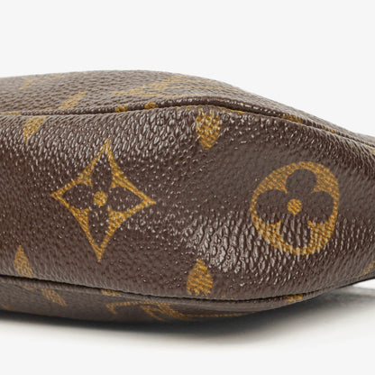 Louis Vuitton Pochette Accessoires Monogram Canvas Clutch