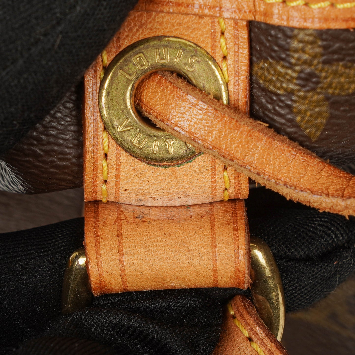 Louis Vuitton Petit Noe Monogram Canvas Schultertasche