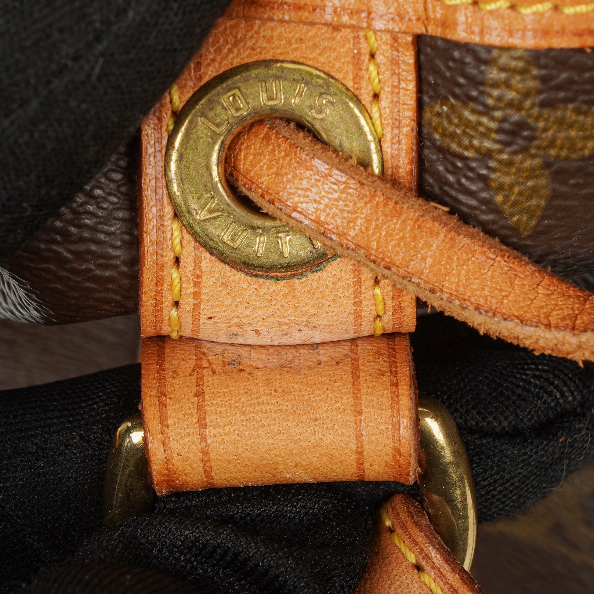 Louis Vuitton Petit Noe Monogram Canvas Schultertasche