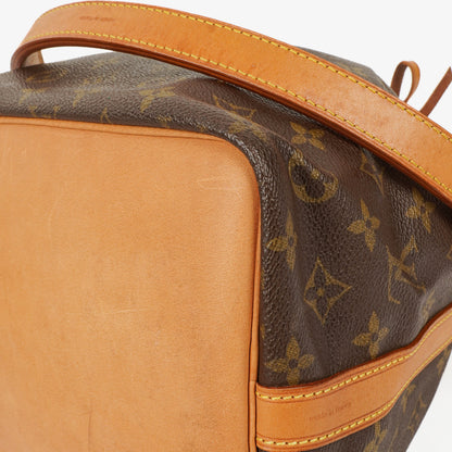 Louis Vuitton Petit Noe Monogram Canvas Schultertasche