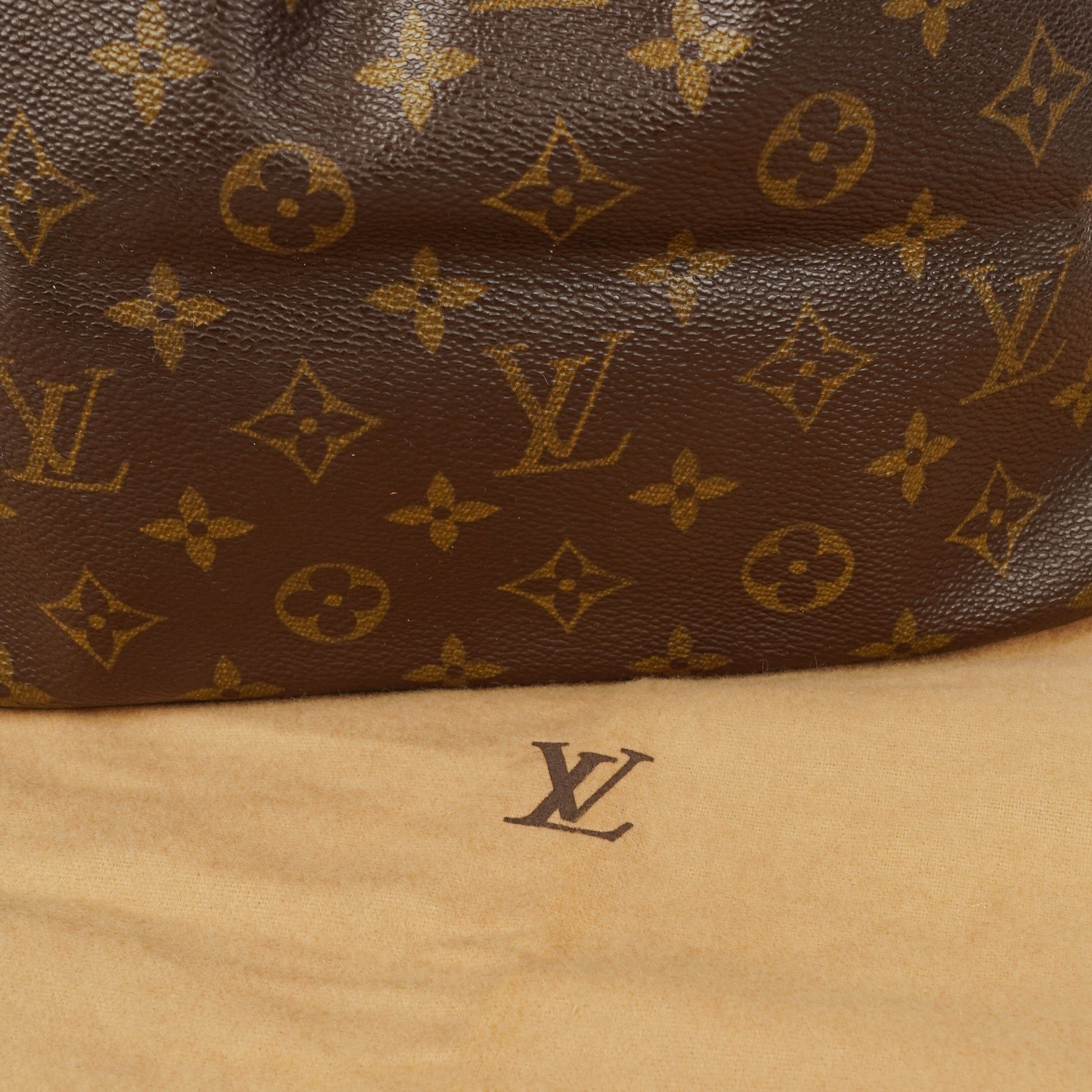 Louis Vuitton Petit Noe Monogram Canvas Schultertasche
