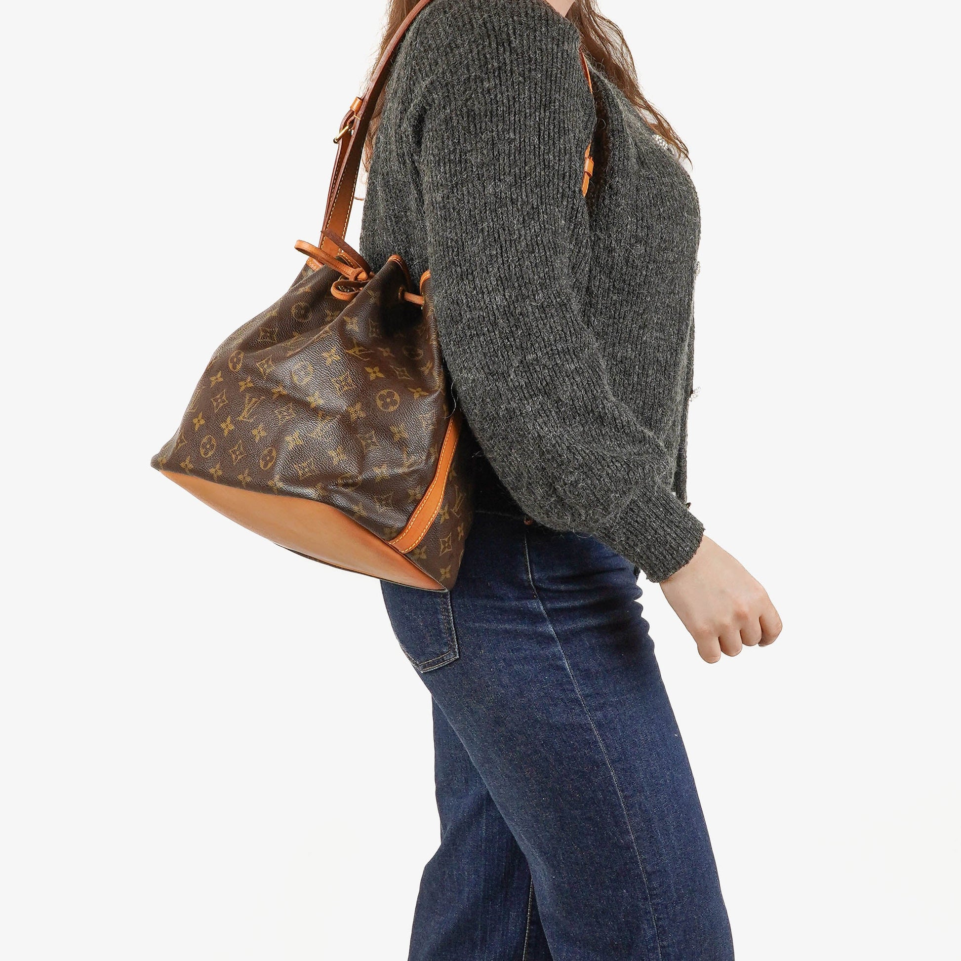 Louis Vuitton Petit Noe Monogram Canvas Schultertasche