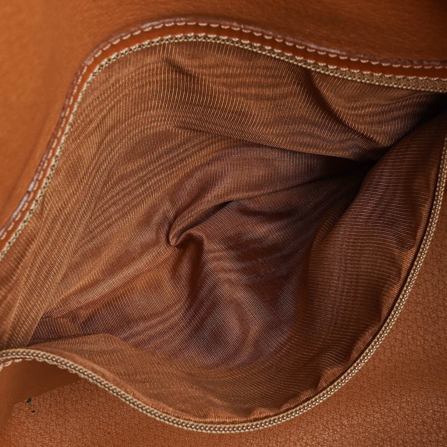 CELINE Vintage Macadam Triomphe Beuteltasche mit Kordelzug in Braun