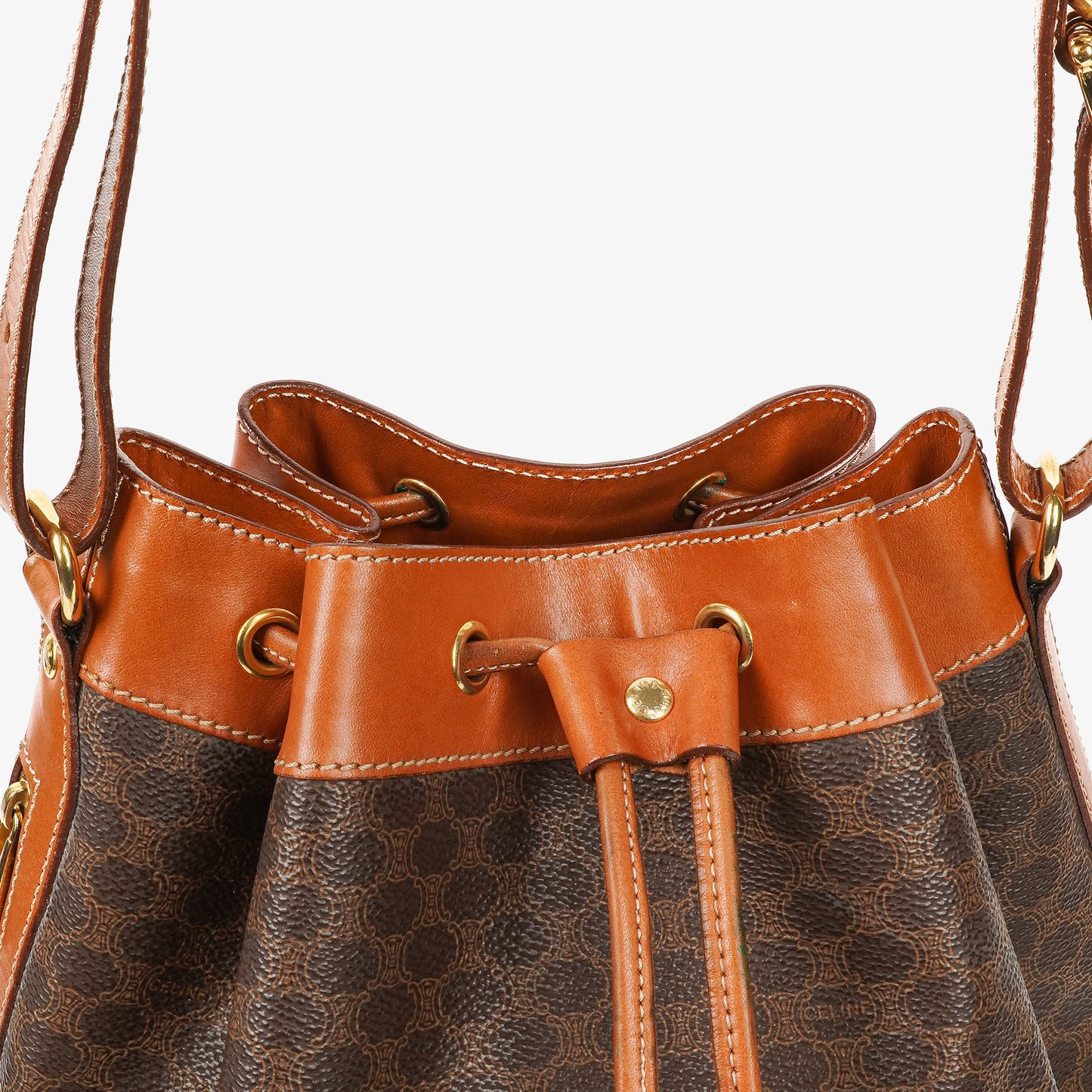 CELINE Vintage Macadam Triomphe Beuteltasche mit Kordelzug in Braun
