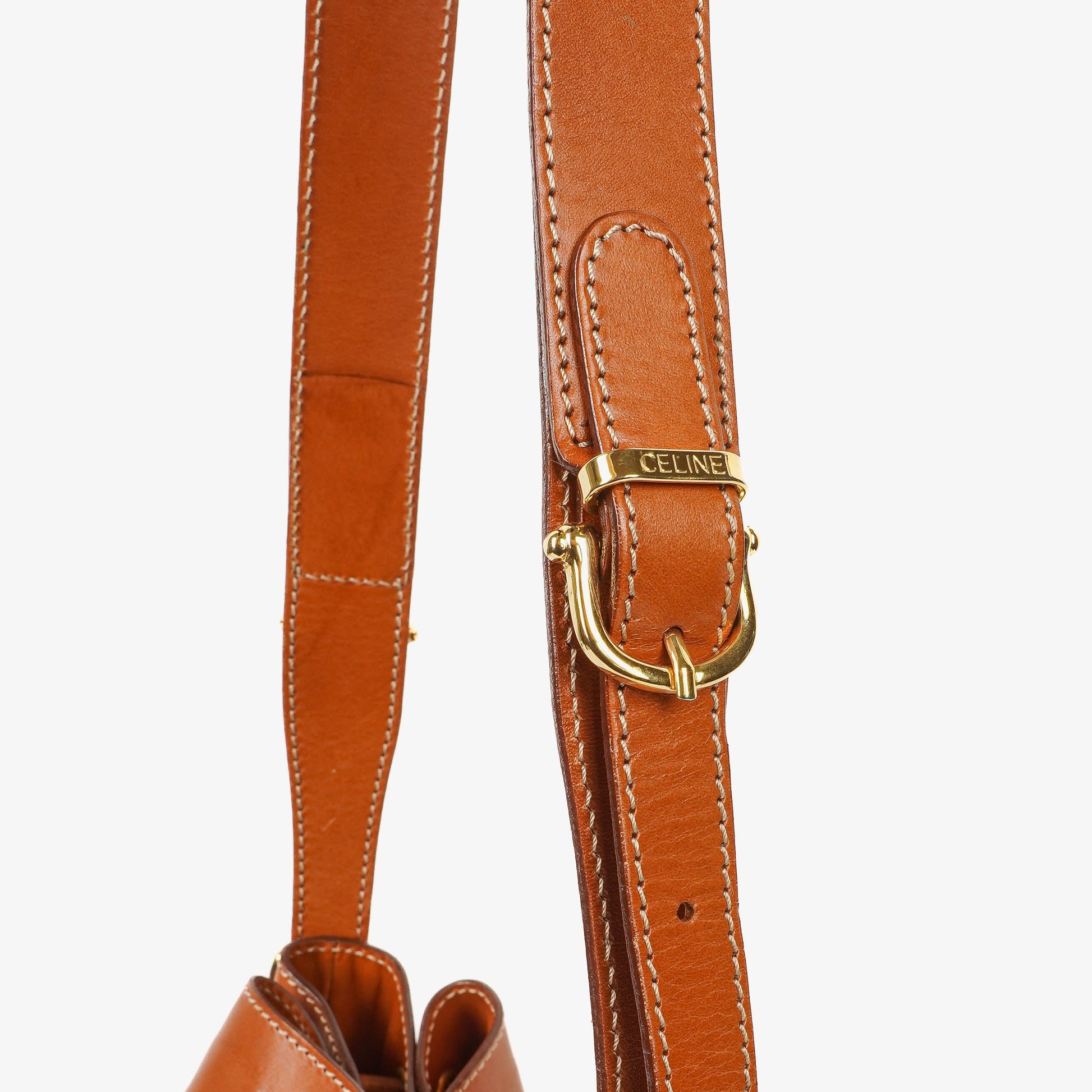 CELINE Vintage Macadam Triomphe Beuteltasche mit Kordelzug in Braun