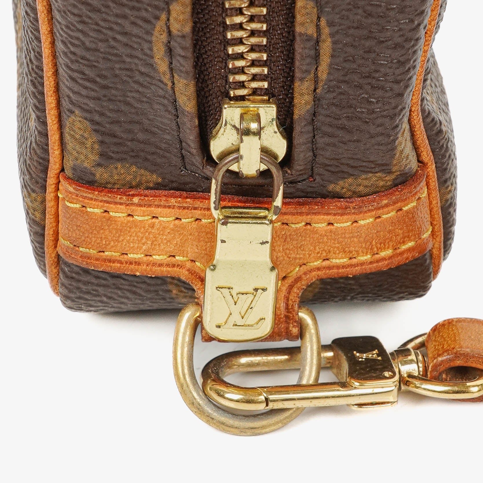 Louis Vuitton Wapity Clutch aus Monogram