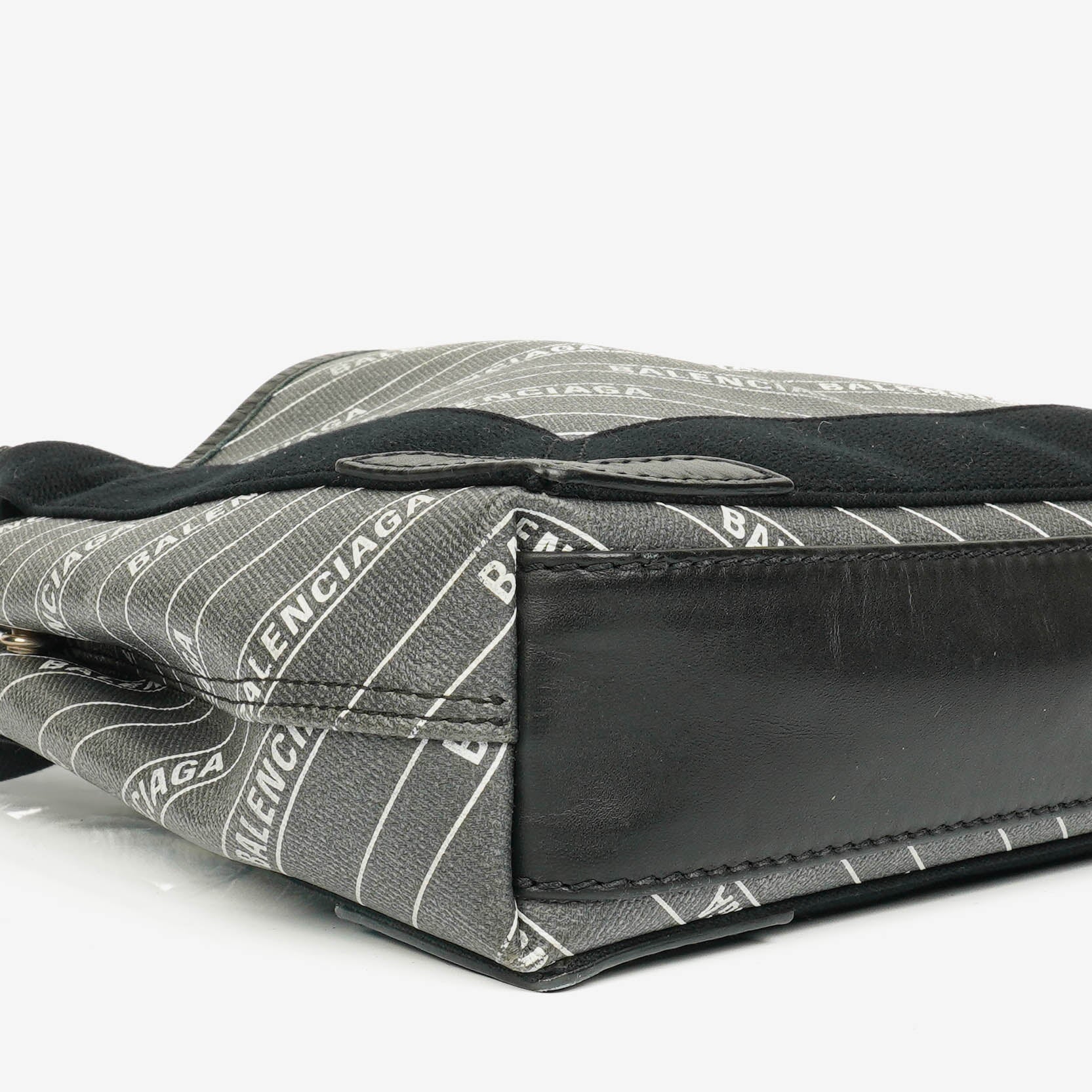 Balenciaga Cabas XS aus Navy Canvas und Kalbsleder mit Logo-Print