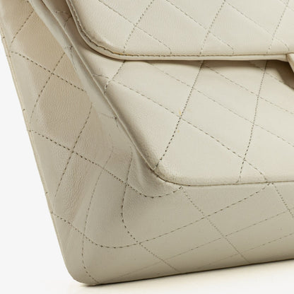 Chanel Medium Classic Vintage Double Flap Tasche aus weißem gestepptem Lammleder mit 24K-vergoldeter Hardware