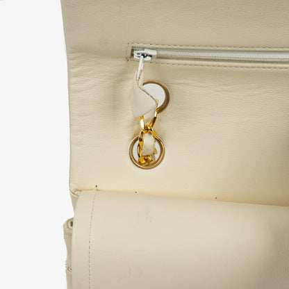 Chanel Medium Classic Vintage Double Flap Tasche aus weißem gestepptem Lammleder mit 24K-vergoldeter Hardware