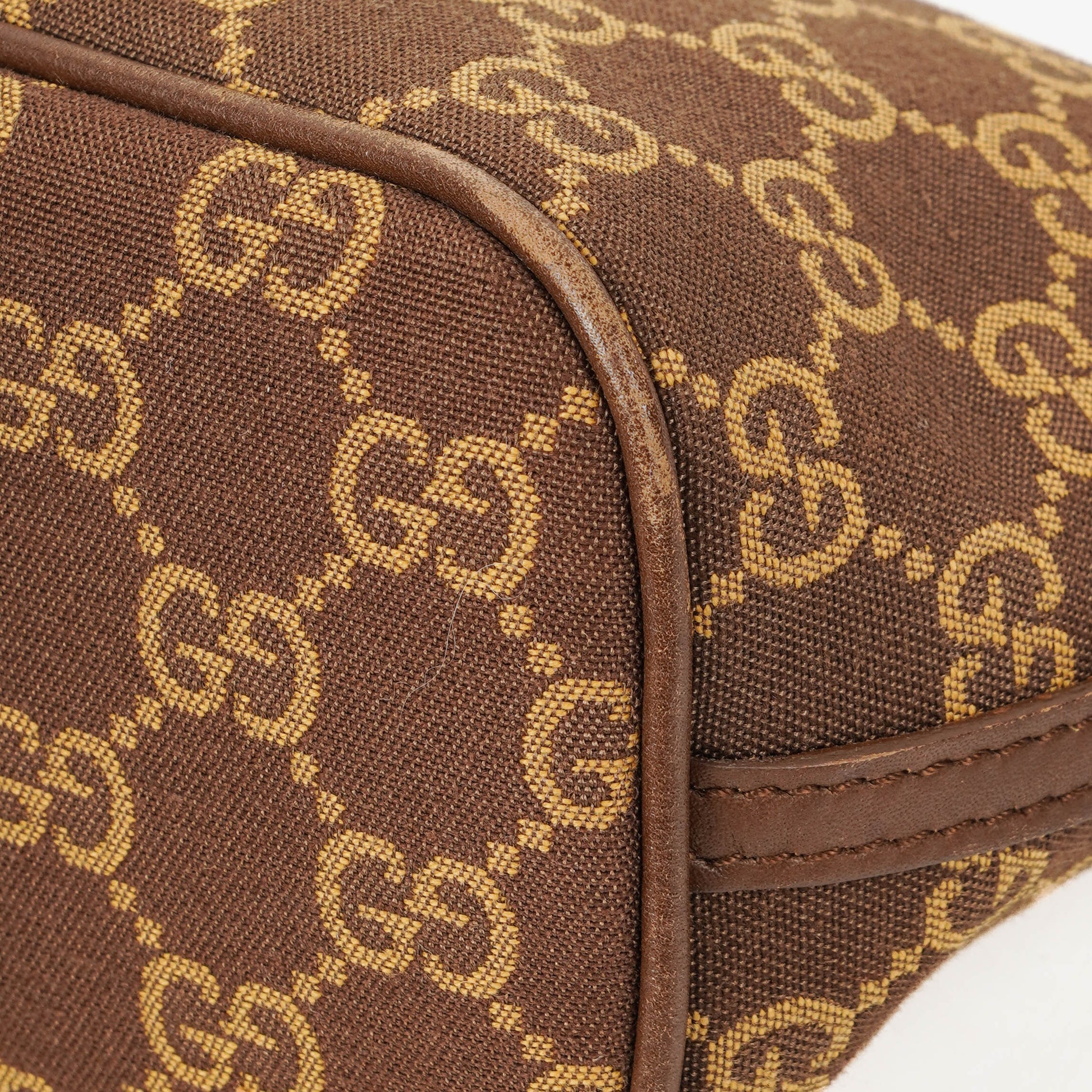Gucci Mini Baguette Pochette Boat Tasche mit GG Monogram
