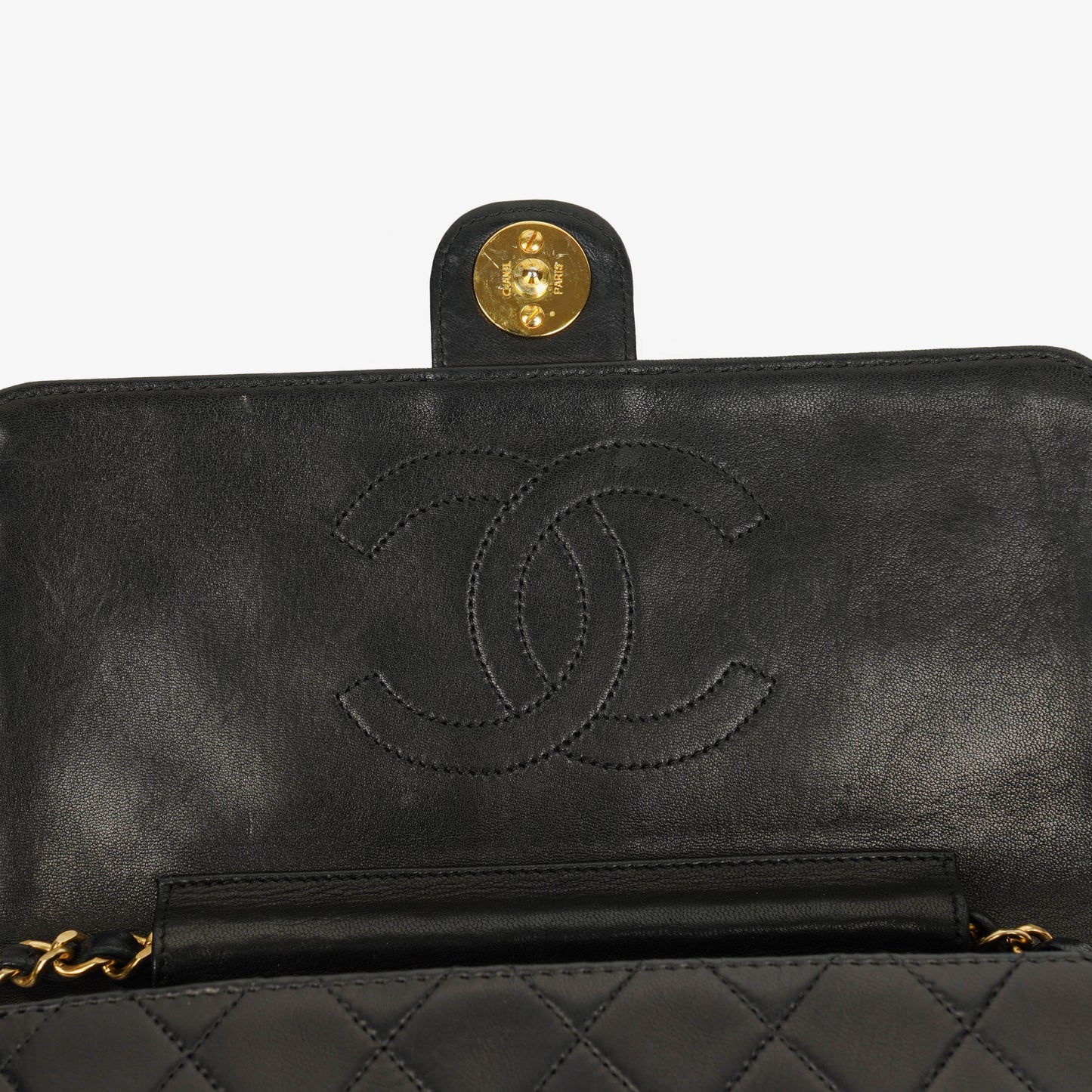 Chanel Classic Single Flap Bag aus schwarzem gestepptem Lammleder mit 24K vergoldeter Hardware