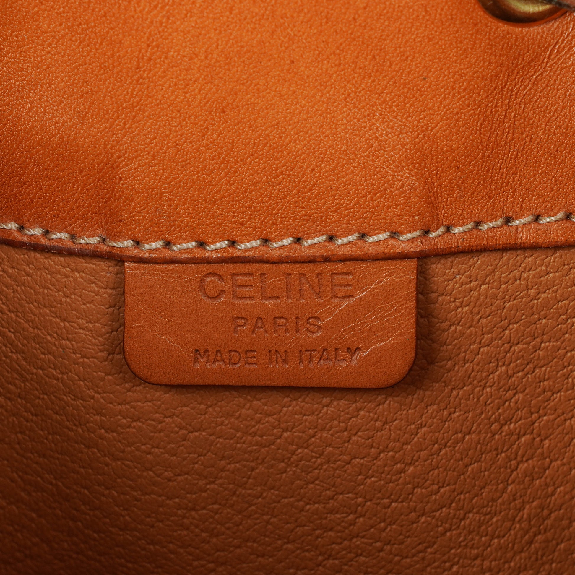 CELINE Vintage Macadam Triomphe Beuteltasche mit Kordelzug in Braun