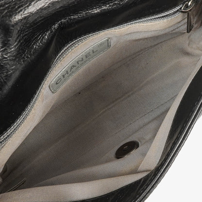 CHANEL Single Flap Bag aus schwarzem gestepptem Leder