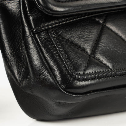 CHANEL Single Flap Bag aus schwarzem gestepptem Leder