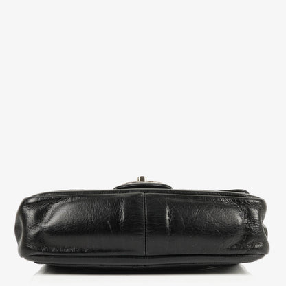 CHANEL Single Flap Bag aus schwarzem gestepptem Leder