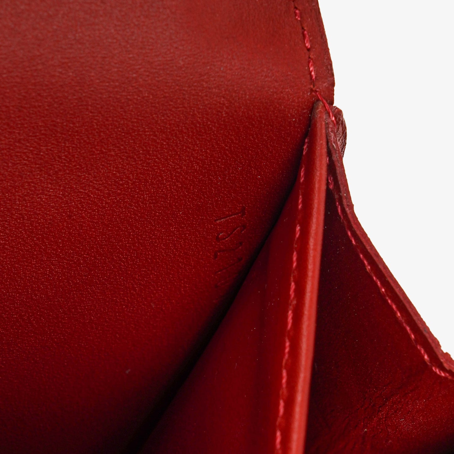 Louis Vuitton Sarah Geldbörse in Rouge Rot aus Monogram Vernis