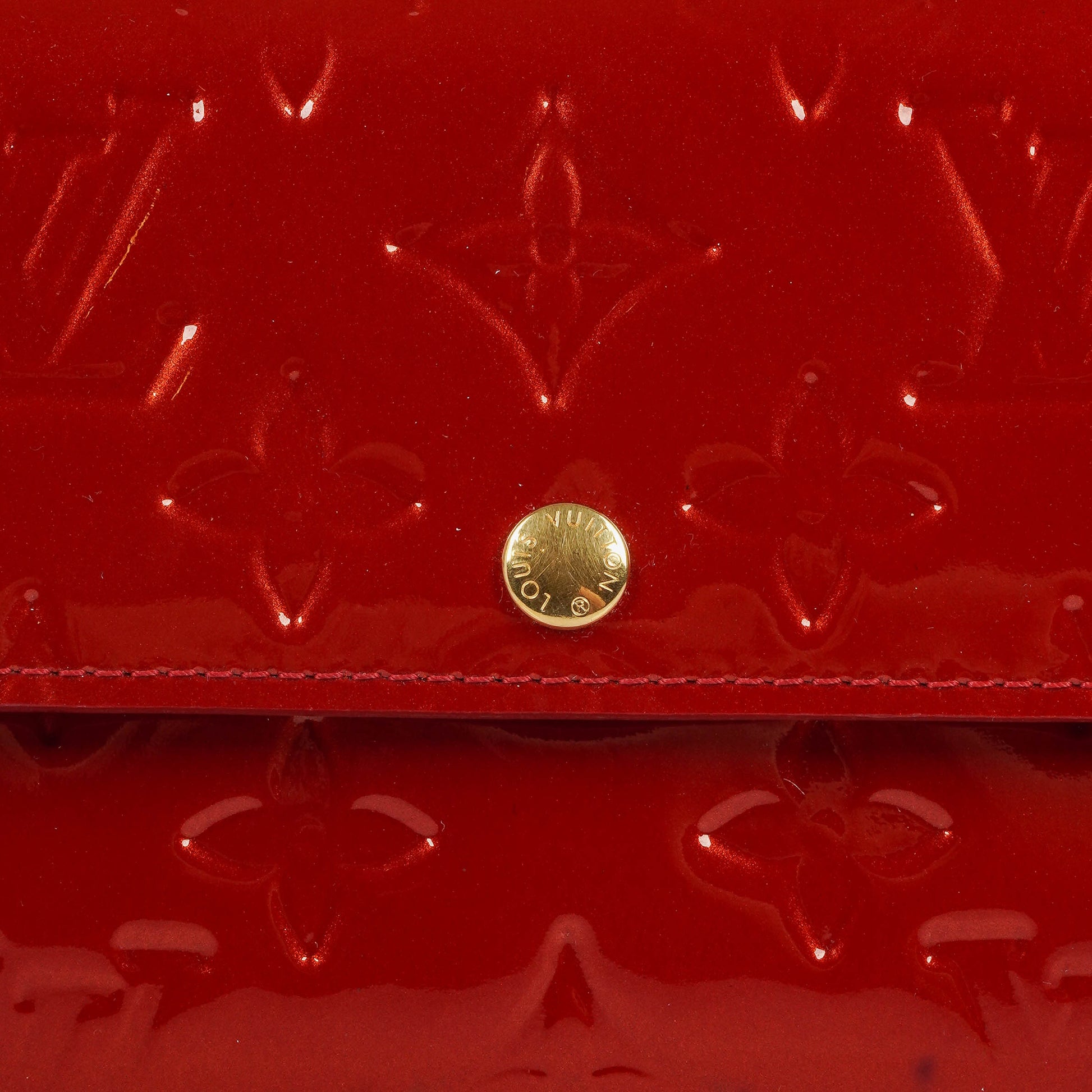 Louis Vuitton Sarah Geldbörse in Rouge Rot aus Monogram Vernis